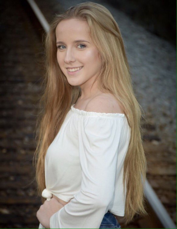 mukchoirs's tweet photo. In case you didn't figure it out, the senior was PEYTON ROPAS! Congrats to all who guessed right! Stay tuned for our next installment!
And have a wonderful holiday break! https://t.co/bzFrFICC7x