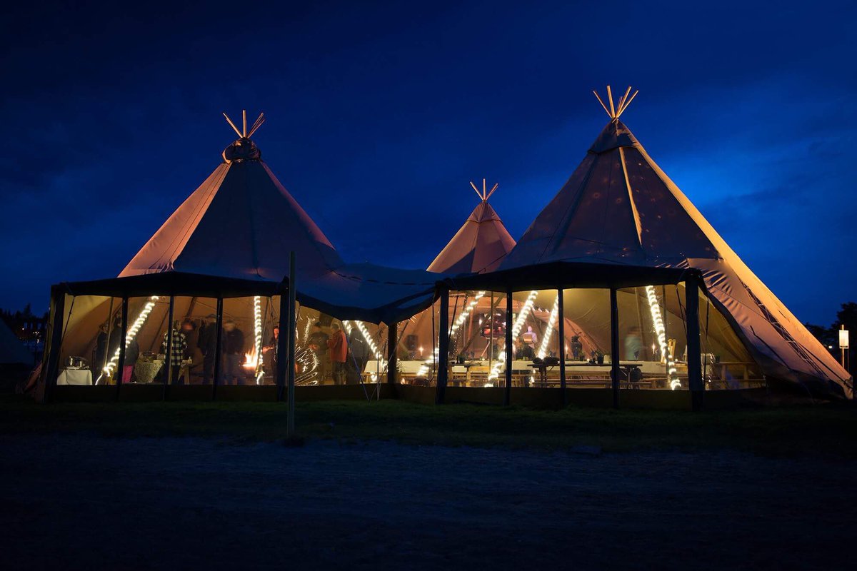 apachetipis's tweet photo. Our Wall Flex Kit allows for your Tipi sides to be raised at the front with the added benefit to be sheltered away in times of bad weather. #events #cheshire #gettingmarried #brides #wedding #weddingideas #weddingreception #partyplanner #corporateevents #manchester #alderleyedge https://t.co/9LNW4Pcywj
