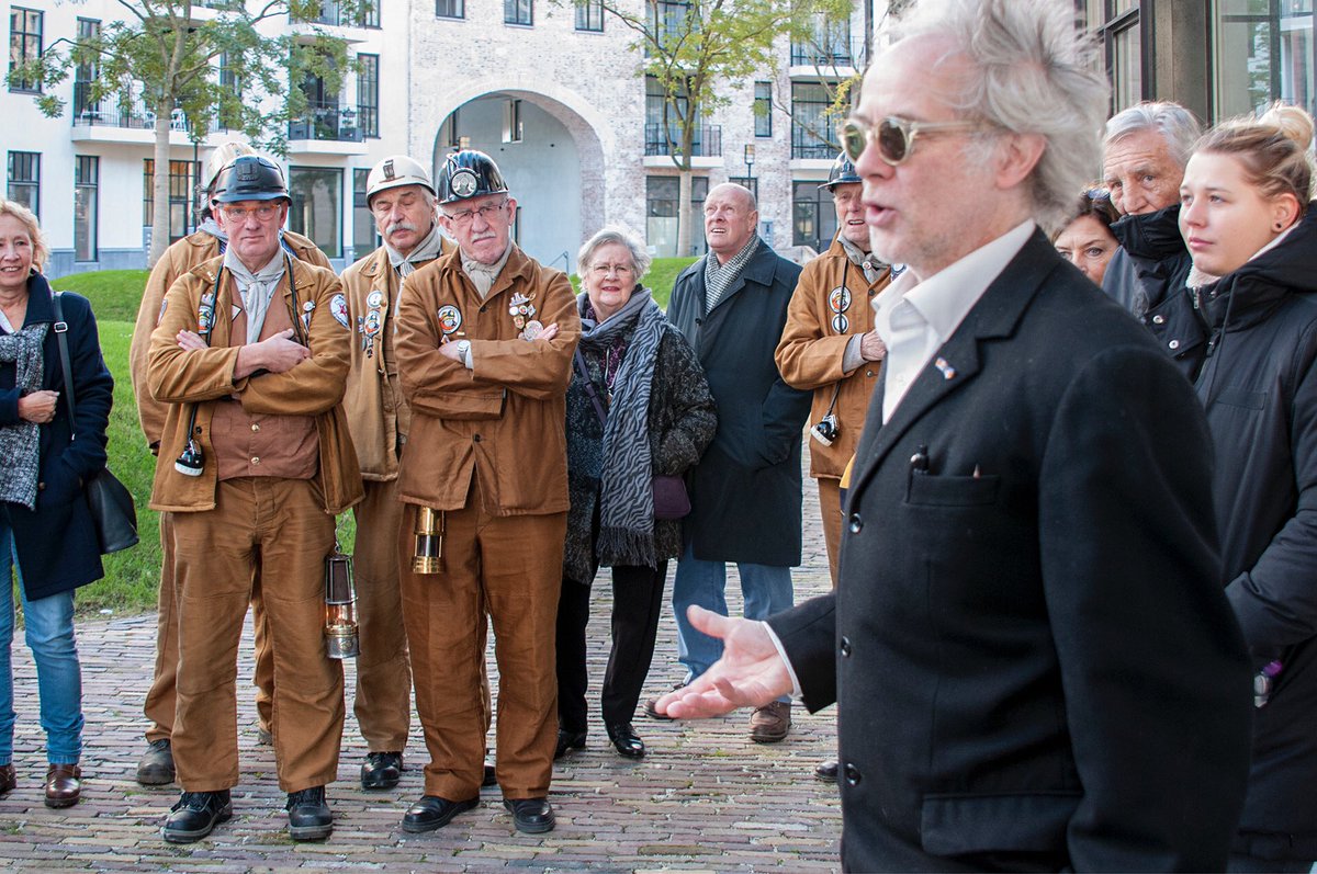 Samen met Michel Huisman een interessante
uitleg over het Maankwartier in Heerlen.