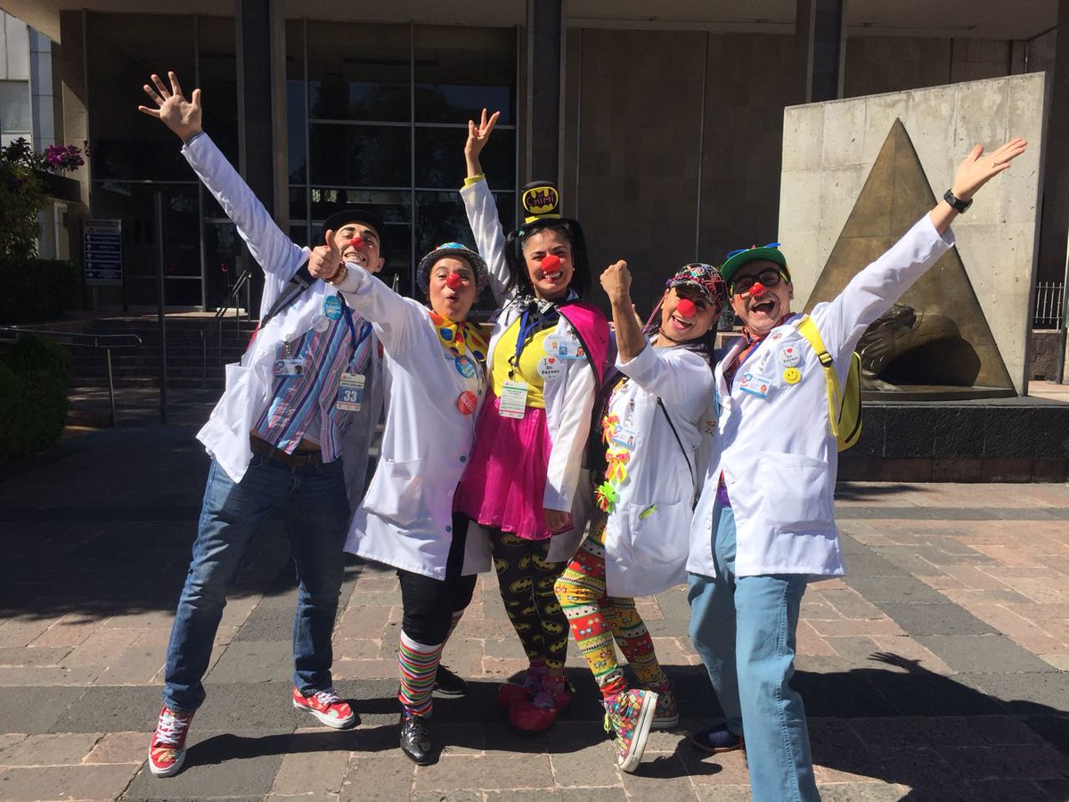 hcnpemex's tweet photo. La mejor medicina es la risa y   los  especialistas de Dr. Payaso nos visitaron a través  del #VoluntariadoPemex  para inyectar un poquito de felicidad en nuestros pacientes. #HCN https://t.co/sKWMgQk9IM