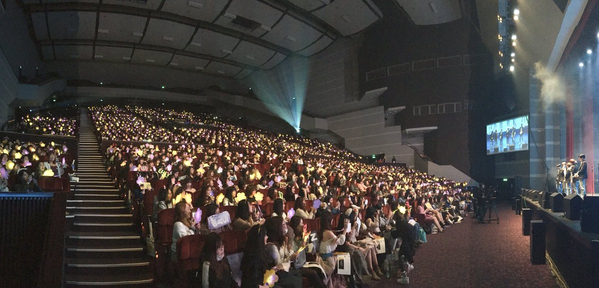 JBJofficial787's tweet photo. [#JBJ_TODAY] 오늘 대만 팬미팅!! 예쁜 이벤트들 너무 고맙습니다. 덕분에 너무 행복했습니다! 감사해요❤️ 시간이 늦었는데 모두 조심히 들어가세요🍓😑😲🕺🏻😬🔥 https://t.co/xOIGTfFJNb