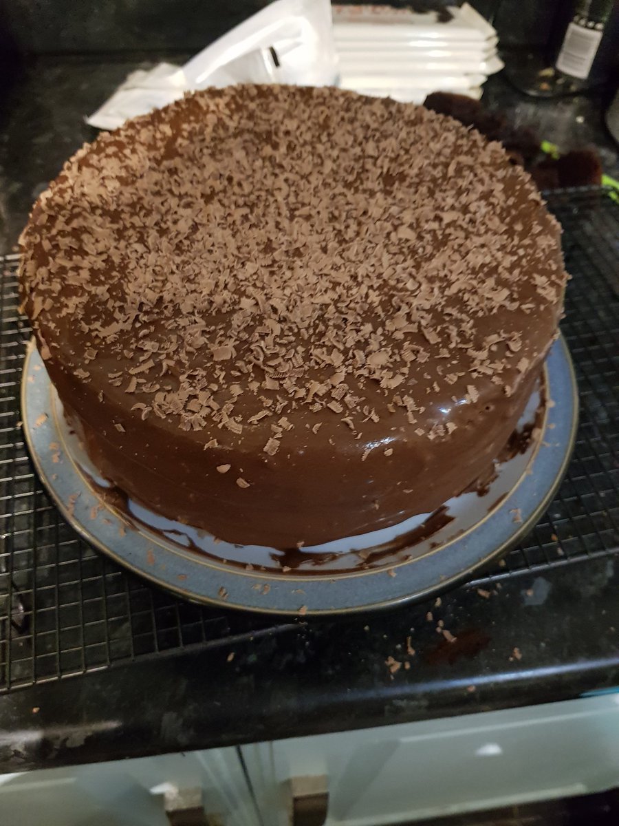 tysonjudith's tweet photo. Busy baking bee today more tomorrow #cantellitschristmas https://t.co/vR5Xs5ByKk
