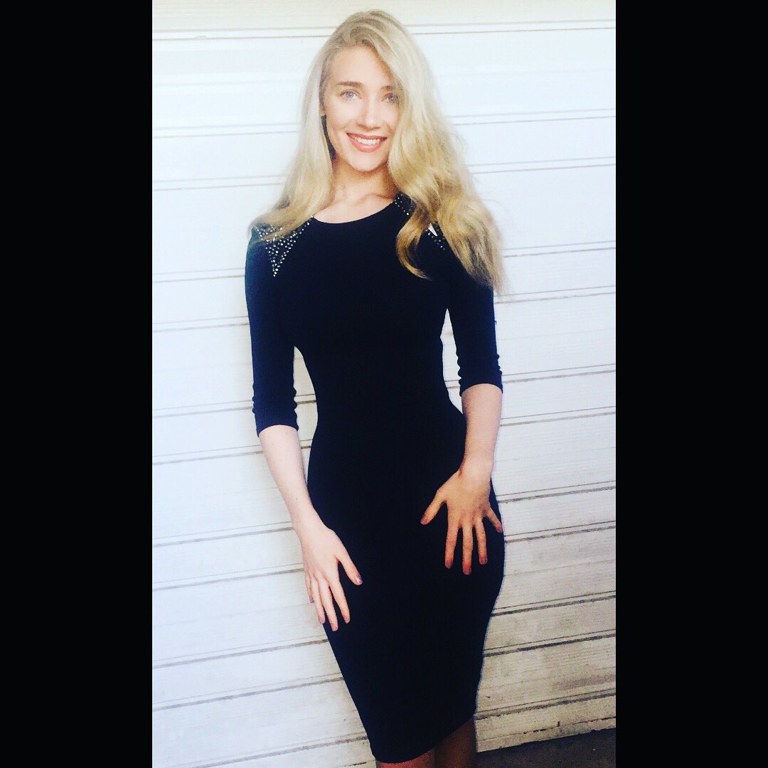 1CCaroline's tweet photo. The Classic #LBD https://t.co/4cCO72lukd