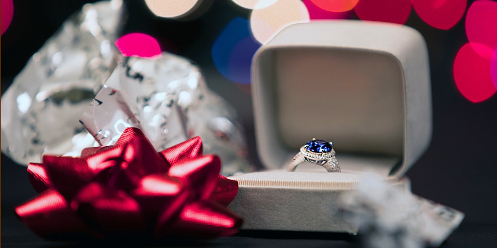 AdamTafoya1's tweet photo. It's not just a gift of bling, it's a gift of love. Call me about protecting your holiday treasures. https://t.co/QvHTFdE7Gz