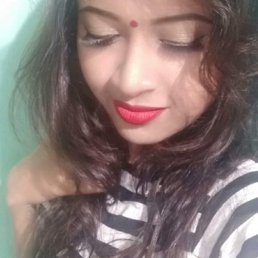 Rii_rc's tweet photo. Blend of desi and classy 😉
#bbloggers #bblogger #bblog #Beautybloggers #style #gorgeous 

For more Follow me on Instagram, Facebook &amp; Twitter. 🤗 https://t.co/28PNSkr80y