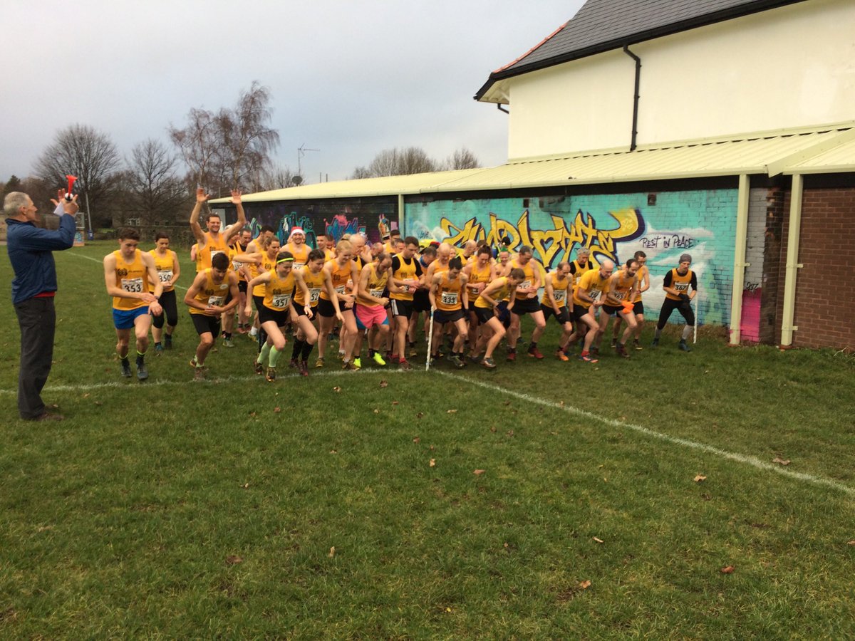BuckoSnr's tweet photo. @HHAC The start of the 2017 Tinker Cup race the 98th edition! #SuperDay #PartyTimeTonight! https://t.co/dUulA9FvET