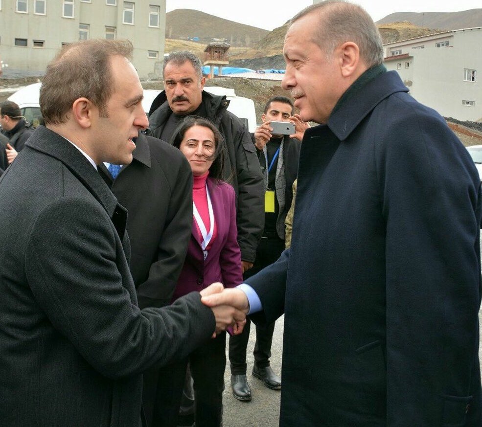 akmami0505's tweet photo. @hakkari_bel İki güzel ADAM👍 Rabb-bim başarılarını daim kılsın. İşlerini kolay eylesin @CuneytEpcim Kardeşim. Allah C.C. Reise hayırlı uzun ömür ihsan eylesin. İnşallah https://t.co/W07dkC4dld