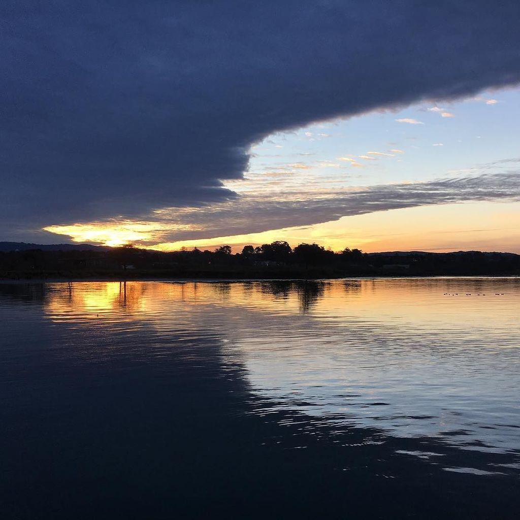PBugnacki_LCSW's tweet photo. Good morning from #Humboldt Bay. #crabing #sunrise #nornorcal #pacificnorthwest #fishinglife https://t.co/NObtXvrQa8 https://t.co/OZd5Gfy3n0