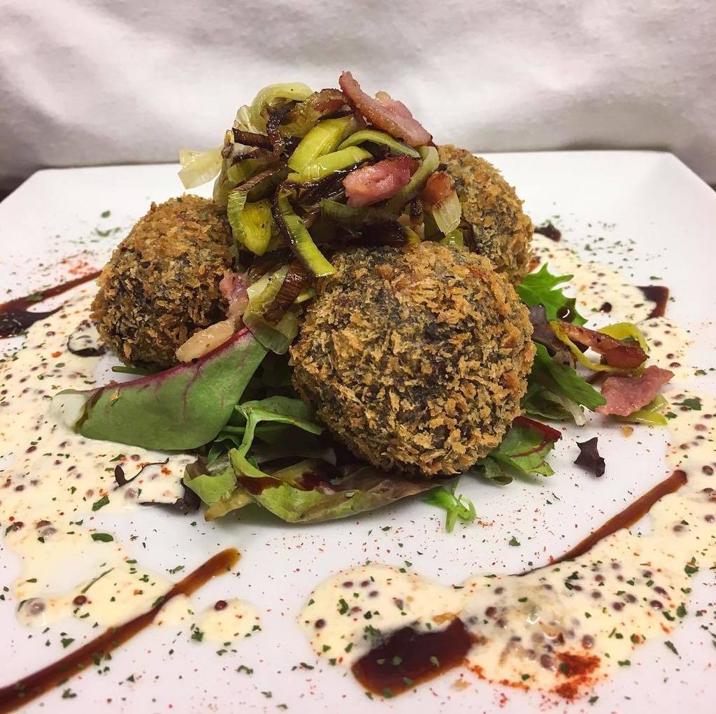 Black Pudding Bon Bons from our specials Christmas Day menu! 🤤🎄✨ .
.
.
.
#bowerhouseinn #eskdale #cumbria #visitthelakes #placestoeat #placestostay #christmasmenu #lakedistrict #lakedistrictnationalpark