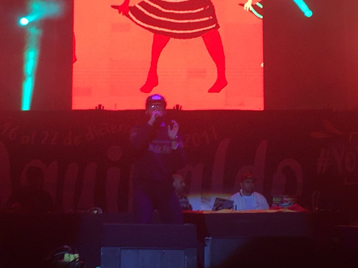 milecontunja's tweet photo. Gracias @JiggyOficial lo máximo,súper noche #AguinaldoBoyacense2017 👏👏👏👍👍👍 https://t.co/r2GNTAkHhK