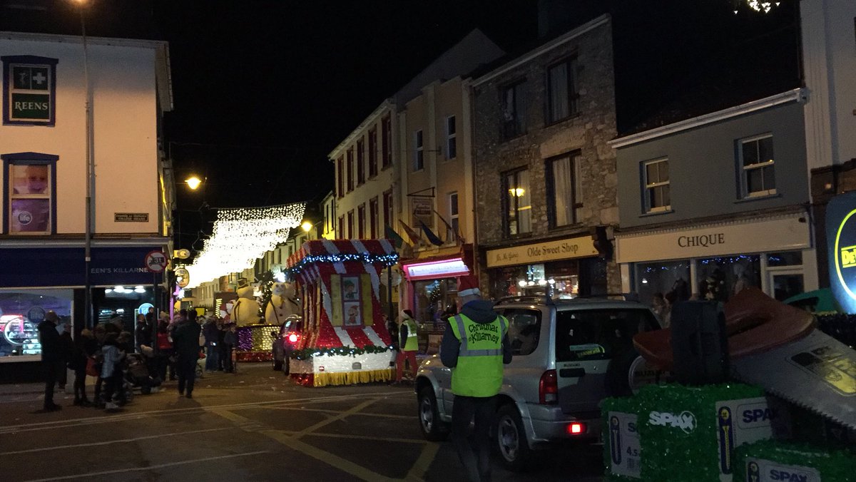 XmasInKillarney's tweet photo. A few images from our Magic Parade this evening! Hope you enjoyed it!! We’re back on New Year’s Eve. #xmasinkillarney https://t.co/AveCzOfqp8
