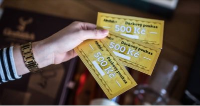 U nás seženete dárek i 24.12. - dárkový voucher stihnete stáhnout a vytisknout i na štědrý den. Nejste si jistí, kterou lahví uděláte největší radost? 🤔 Žádný problém, od toho máme dárkové poukazy 🎟️⤵⤵alkohol.cz/produkty/darko…