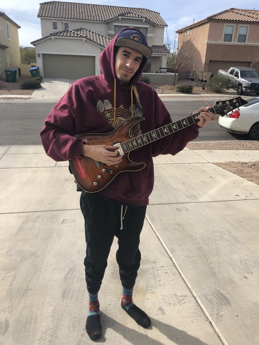 heydudeniceee's tweet image. 