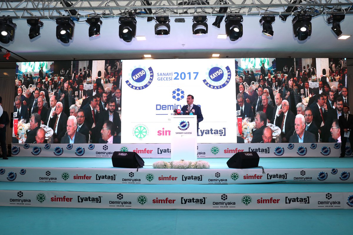 bulenttufenkci's tweet photo. Türkiye'nin üretim üssü vizyonuyla ile ülke ekonomisine önemli katkı sağlayan Kayseri Sanayi Odası'nın 2017 Yılı Sanayi Gecesi Geleneksel Ödül Töreni’nde sanayicilerimizle bir araya geldik. https://t.co/jKc2fquOx9
