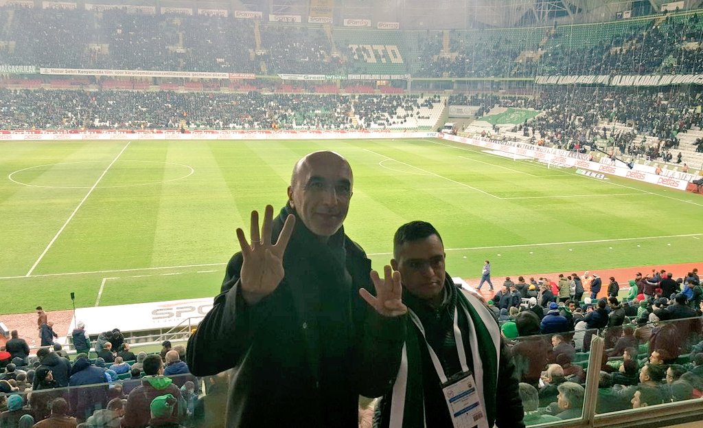 Kudüslü Muhammed kardeşimiz ile dünyaya mesajımız şudur: 
#KudüsKırmızıÇizgimizdir @RT_Erdogan #Konyaspor