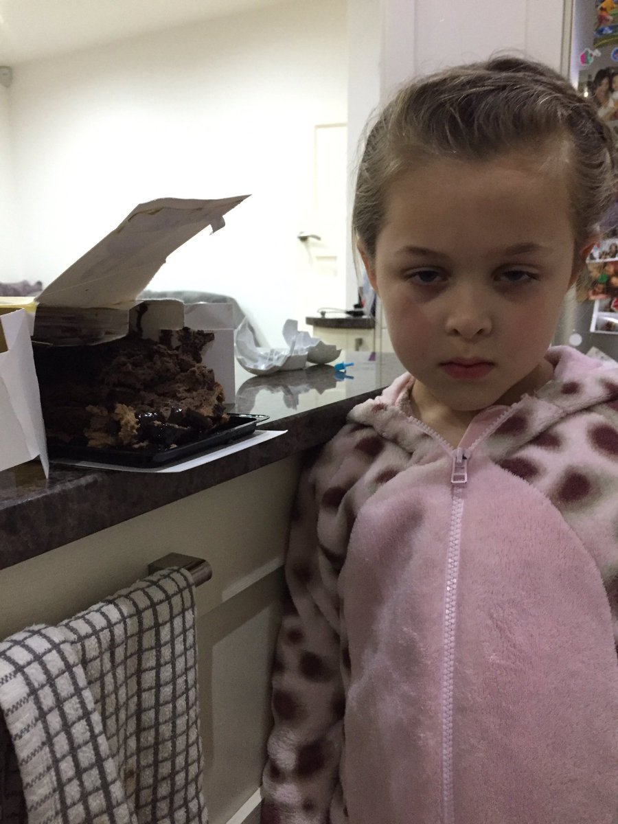 jamesmercerIFA's tweet photo. @marksandspencer just sat down with my girls to enjoy our Raindeer desert and found this... the girls were not impressed....hopefully I will be able to get a replacement at a local store??? https://t.co/QA4wlaOIu6