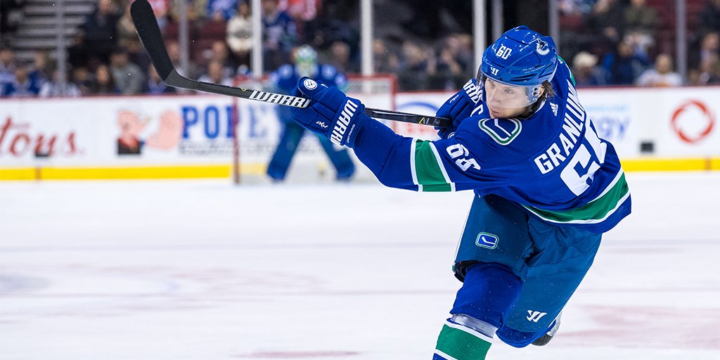 RogersArena's tweet photo. Saturday night hockey: @Canucks vs. St. Louis Blues

4pm ➡ @thesportsbar_ra 
6pm ➡ Doors 
6:15pm ➡ @CanucksFIN Family Zone (Sec 103) 
7pm ➡ Puck drop https://t.co/FE1FFZB5Cf