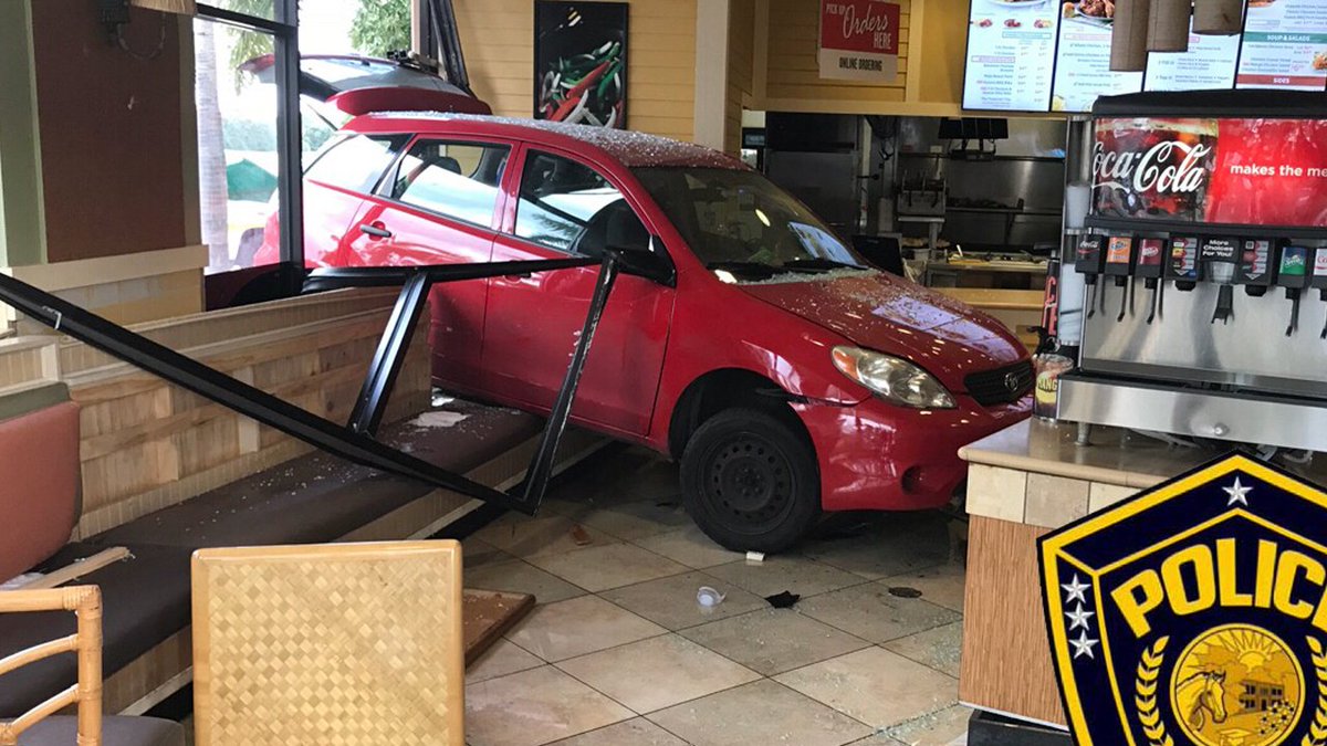 Davie Police release dramatic 911 calls of fatal crash at Pollo Tropical bit.ly/2BrZeDF https://t.co/rQ9ExqcA64