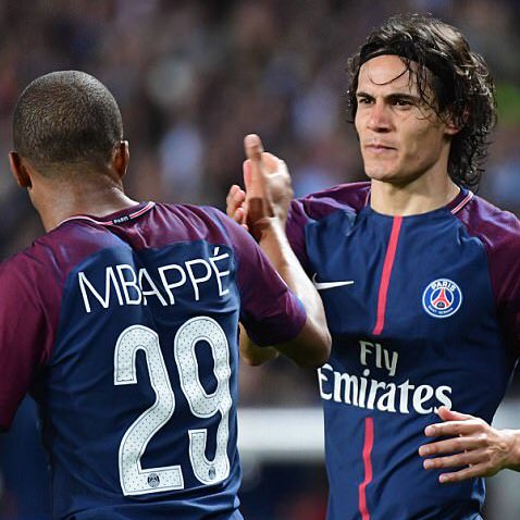 TheHeadtoHead's tweet photo. 🇺🇾🇫🇷 
RT for Cavani &amp; Mbappé
LIKE for Suarez &amp; Dembélé https://t.co/URSbaI76ZV