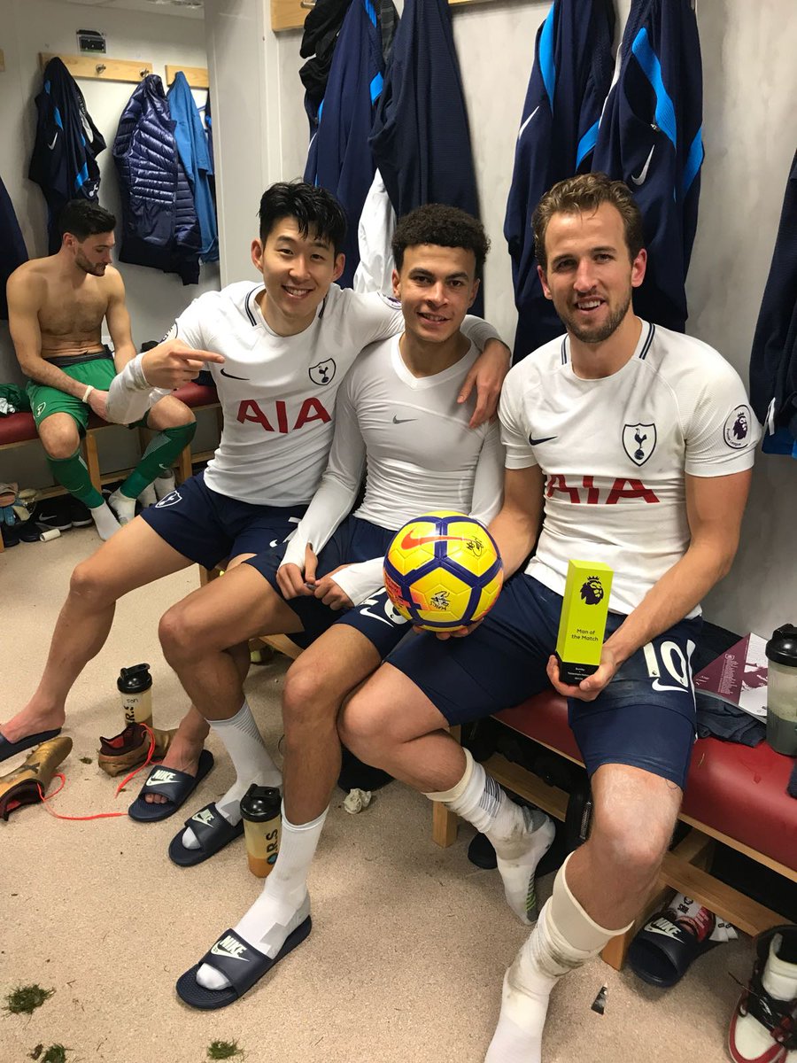 Nice little Christmas present. Great win away from home. ⚽⚽⚽ #COYS