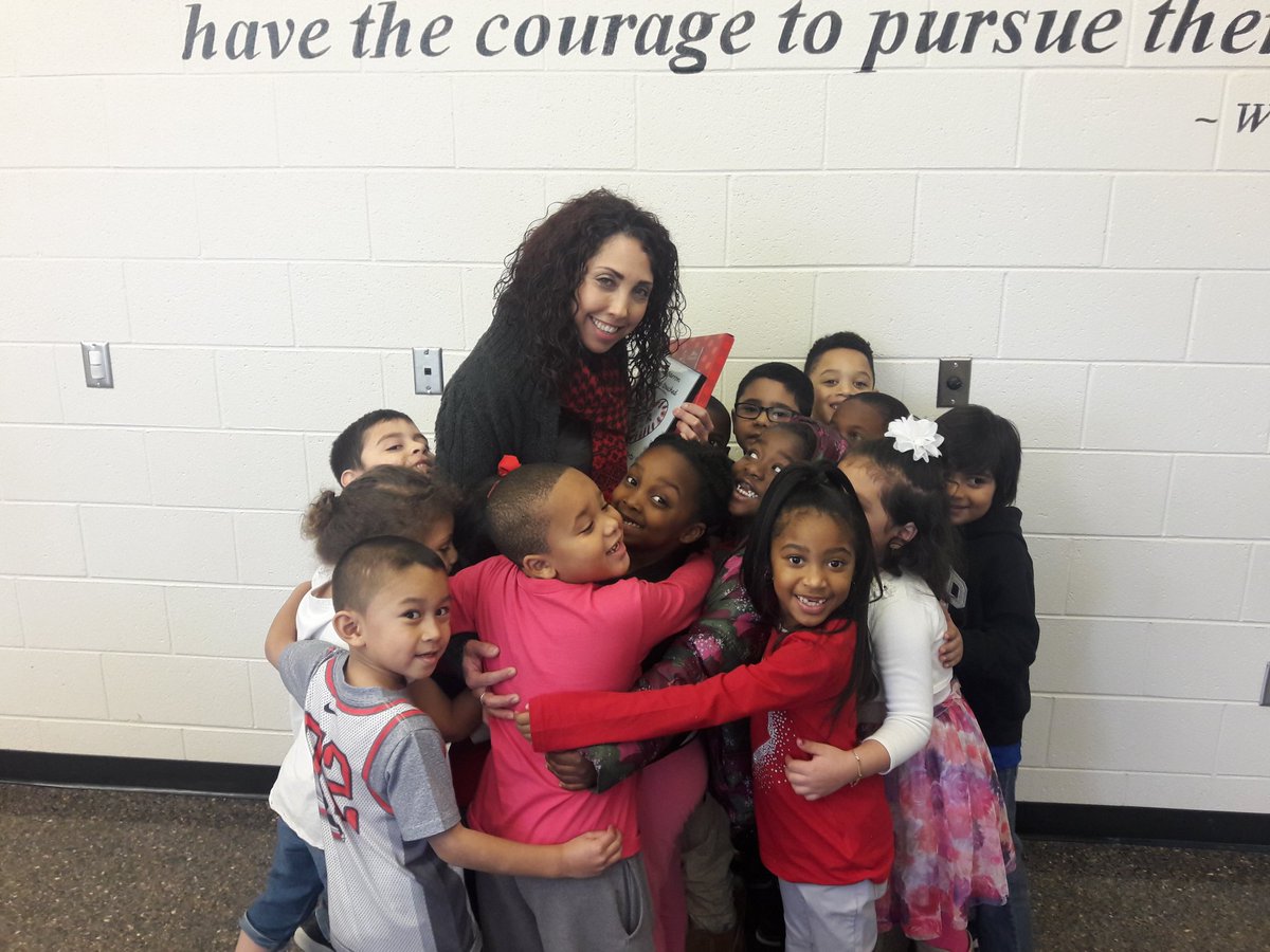 MrsBiteng114's tweet image. We got to give Ms. Barron one last hug before she left.  Thank you for everything you&apos;ve done for our school!  We wish you the best in your next journey! #TriangleKinders #SayingGoodbye #ThankYou