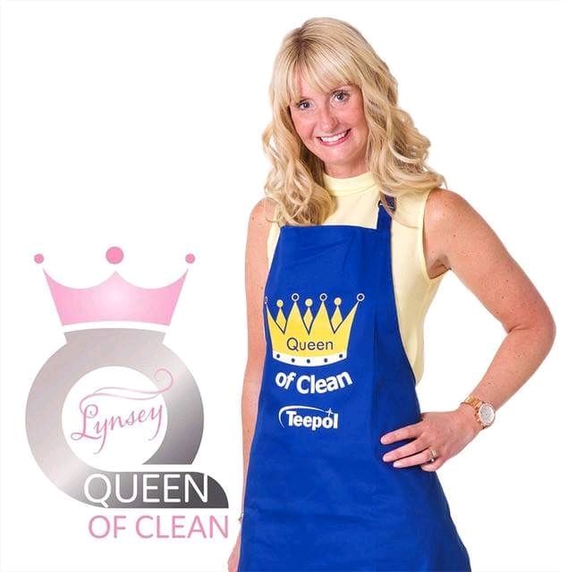 lifeandthelords's tweet photo. If you're anything like me the Hoover's been out today - I've been reading tips from @LynseyOCCleaner https://t.co/I5F6OXrVZl #christmascleaning #oc #occlean https://t.co/RTrES6mYSg