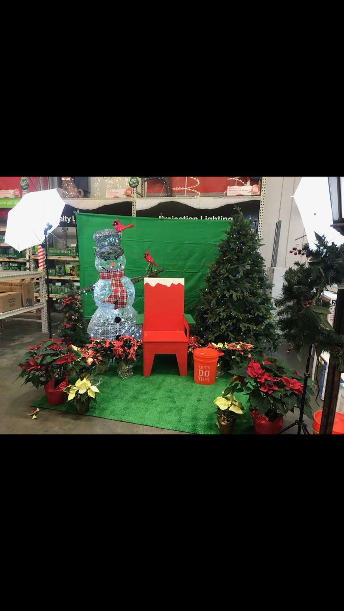 mykecaz_mc's tweet photo. Talk about a #WinterWonderland come over to #homedepot1277 to take your #christmascardpicture @SL_leighton @YDensin @HomeDepotSteph https://t.co/uaL5CKoJnO