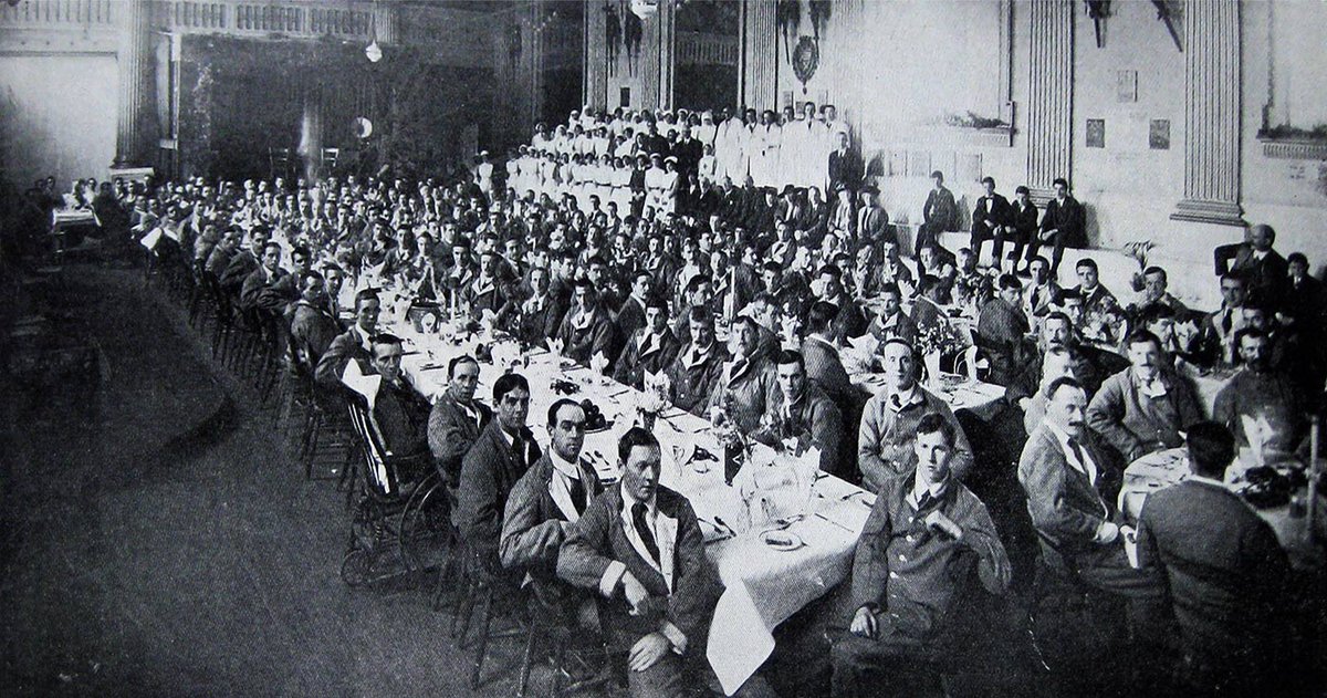 WW1Statistics's tweet photo. A dinner for wounded soldiers in Dublin Castle Hospital on Christmas Day #Ireland #WWI https://t.co/griNwP1aAH