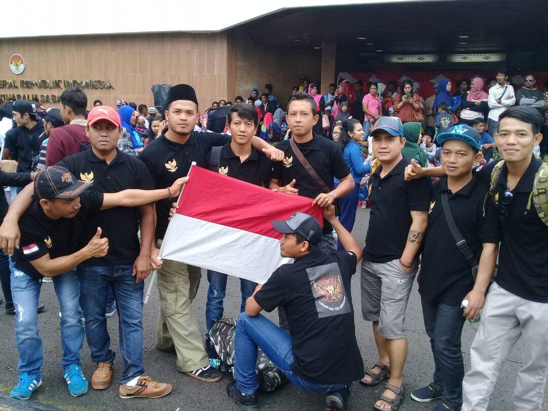 AndreanAkhi's tweet photo. Sya sbgai pemuda indonesia mnjunjung tinggi Nkri
    Sya akn mrah apa bila negeriku,dikotori dg korupsi
#akhi Andrean cilacap https://t.co/cSWNWNKLUh
