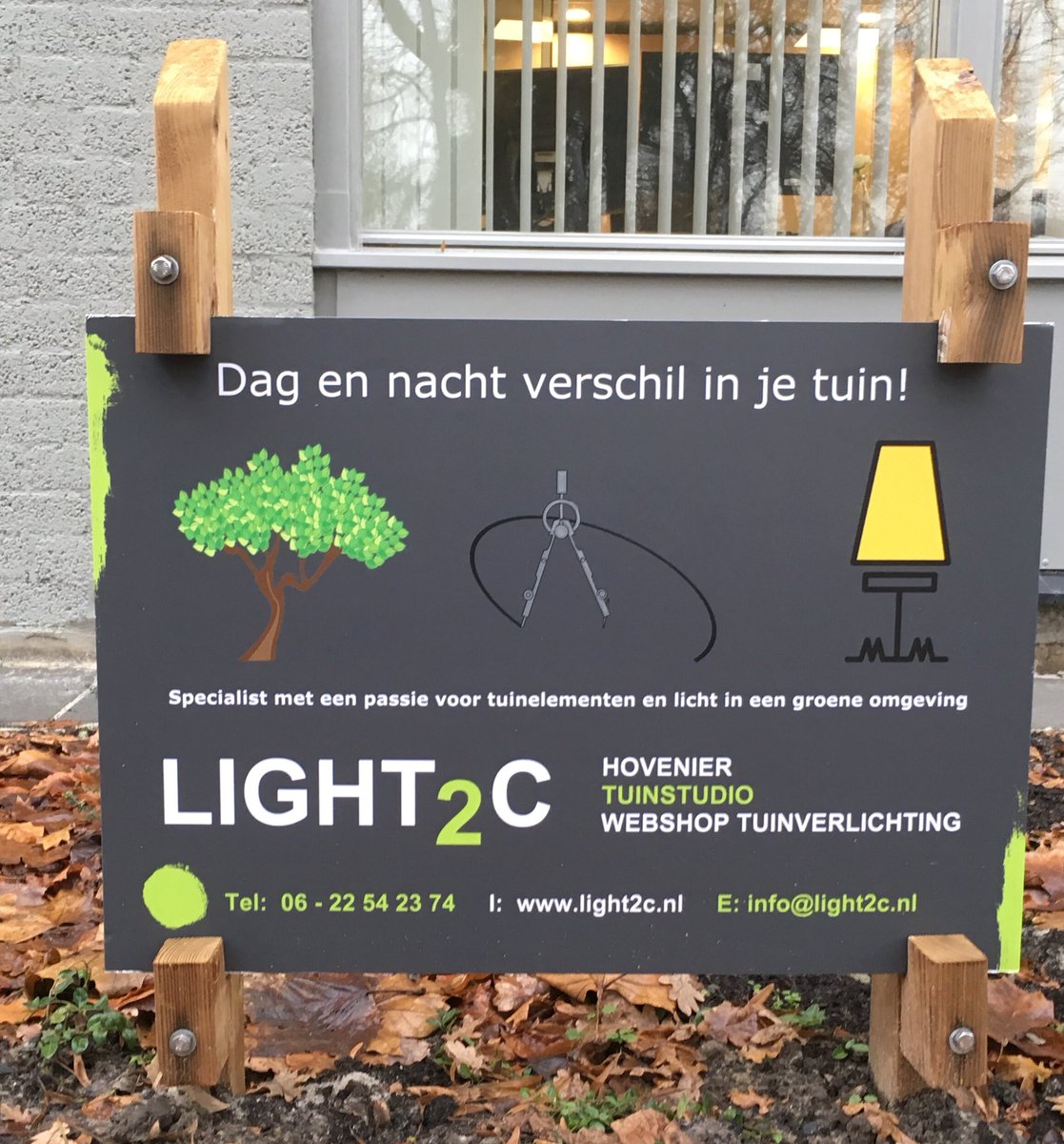 stationdeurne's tweet photo. Dankzij de fijne #samenwerking tussen #Light2C en #CoöperatieStationsparkDeurne is het in de avond verlicht💡 Mensen kunnen dan ook in de #avond #genieten van onze tuin. https://t.co/a2qCB35ssR