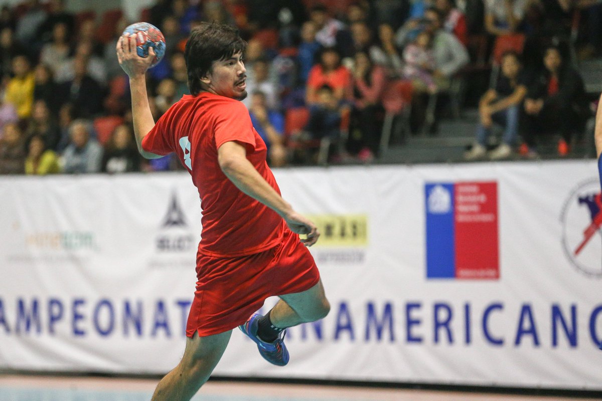 INDChileOficial's tweet photo. FIESTA DEL BALONMANO 🤾‍♂️/ Con apoyo de @INDChileOficial se organizó Panamericano Juvenil en Santiago, Chile conquistó medalla de bronce 🥉y clasificó al Mundial de Georgia #ChileEn2017 🇨🇱 https://t.co/O2pllETO09