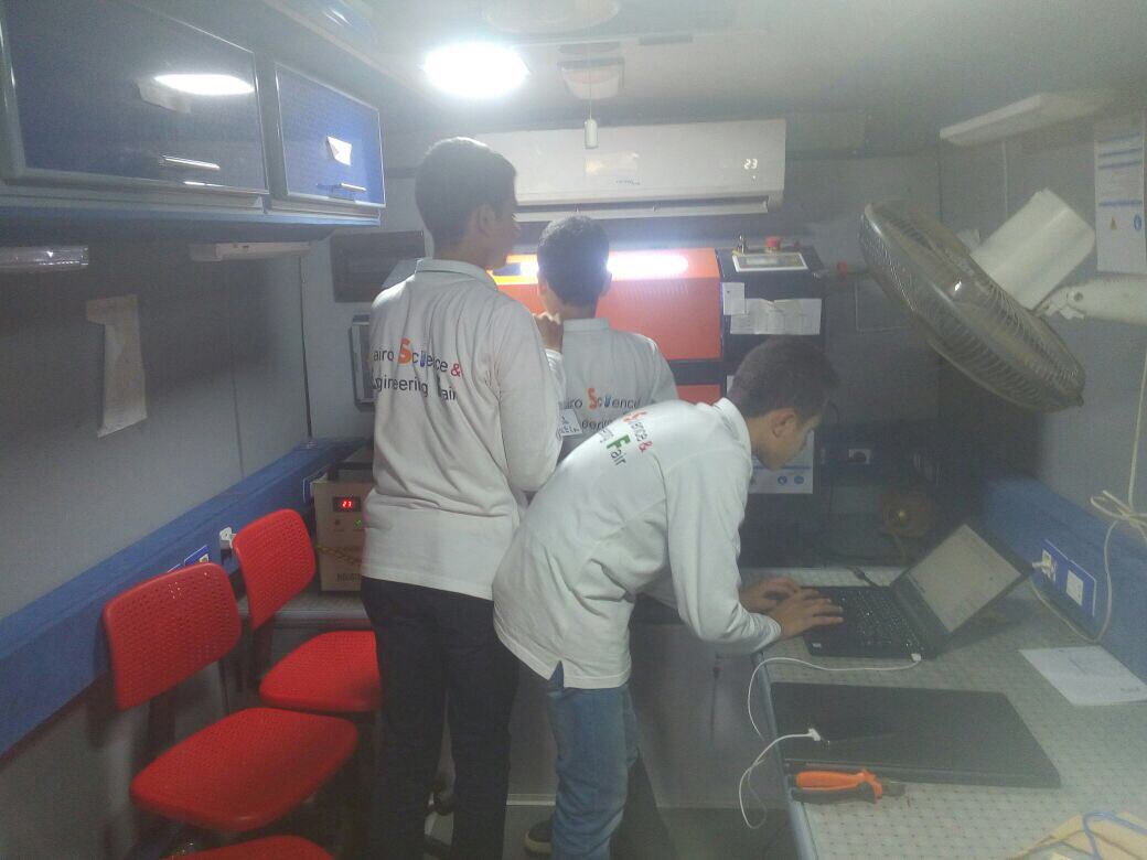 FabLabOnWheels's tweet photo. #فاب_لاب_أون_ويلز شارك النهاردة في معرض العلوم في جامعة النيل اللي نظمته Intel Isef
Egypt بتقديم الدعم  الفني للطلبة المشاركين في مشاريعهم وشارك من عندنا @raf3ie في لجنة التحكيم. 

#DellEMC #FabLabOnWheels #FLoW #Makers @NileUni @DellEMCMEA https://t.co/ptqczhd6cq