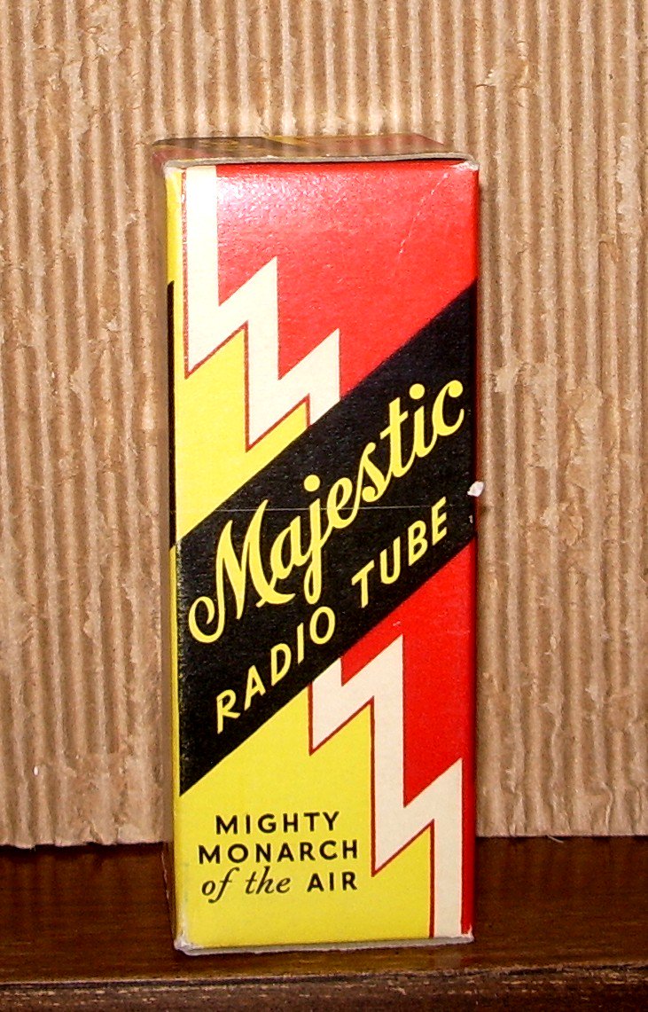 antiquetubesup1's tweet photo. Here is some Early Radio tube Boxes &amp; Art  - Some early 1930s style that you don't see often From my collection of over 18 years buy/sell  #radiotubeboxart  #audiotubes #vacuum tubes https://t.co/NegoHH43VH