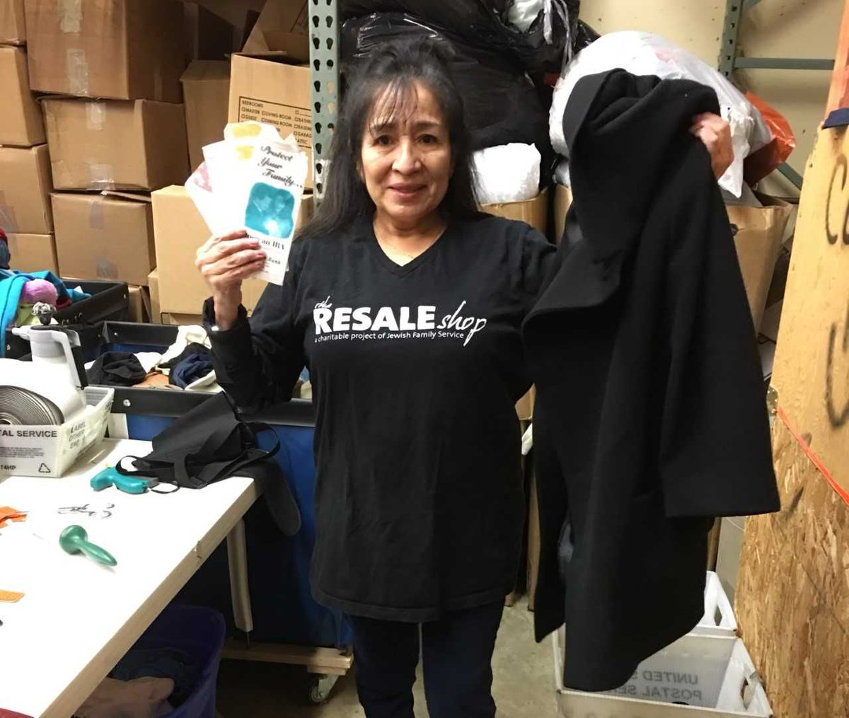 KarmaCache's tweet image. $17,050 found in coat donated to Dallas non-profit buff.ly/2BSsmoC