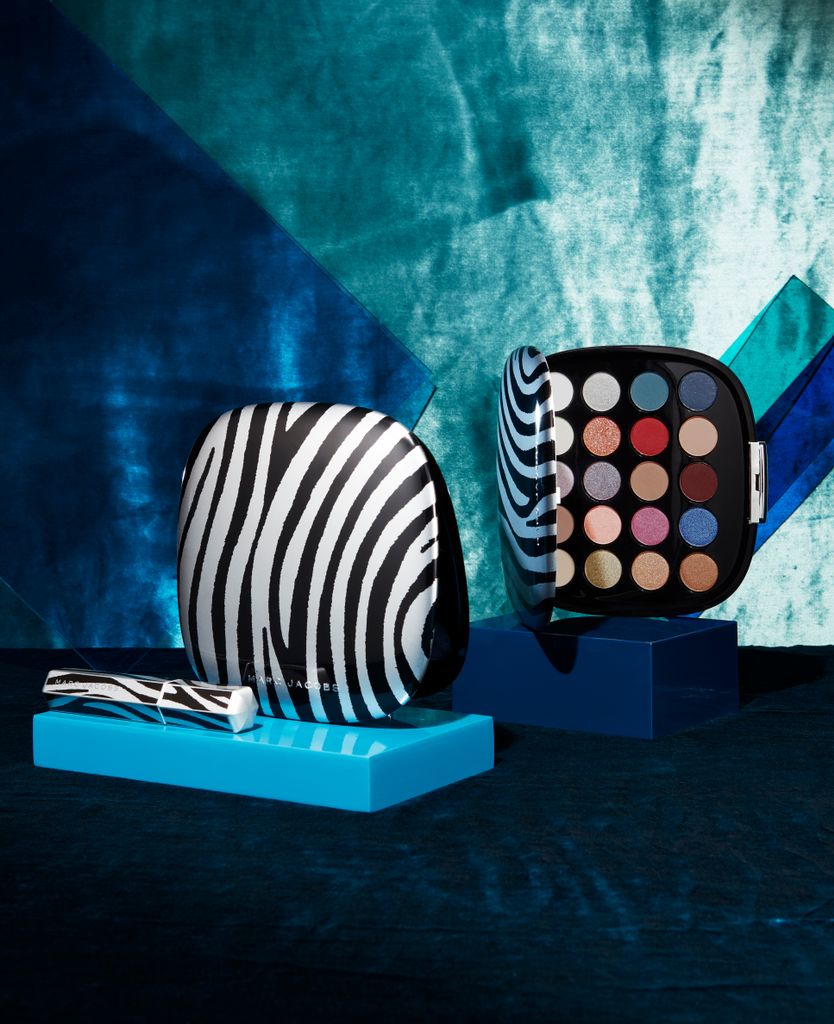 MarcBeauty's tweet photo. For your most fashionable friend. Gift her the ultimate eye wardrobe with The Wild One, 20-pan eyeshadow palette, featuring 4 fashion finishes: velvet, satin, silk and lamé. 
Tag your most fashionable friend. 🎁  https://t.co/tQ3zSKIVwT https://t.co/Y6gY7iH5aX