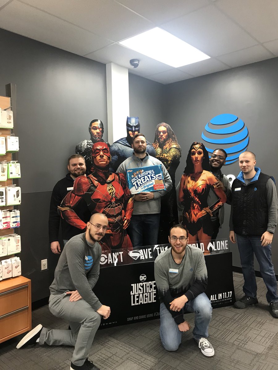 BennyT315's tweet photo. Celebrating 3by4 and a huge business deal!!!!!! @JakeBro33806989 #OneNYNJ #teampinkans #ncelite https://t.co/iHhrJGrWzf