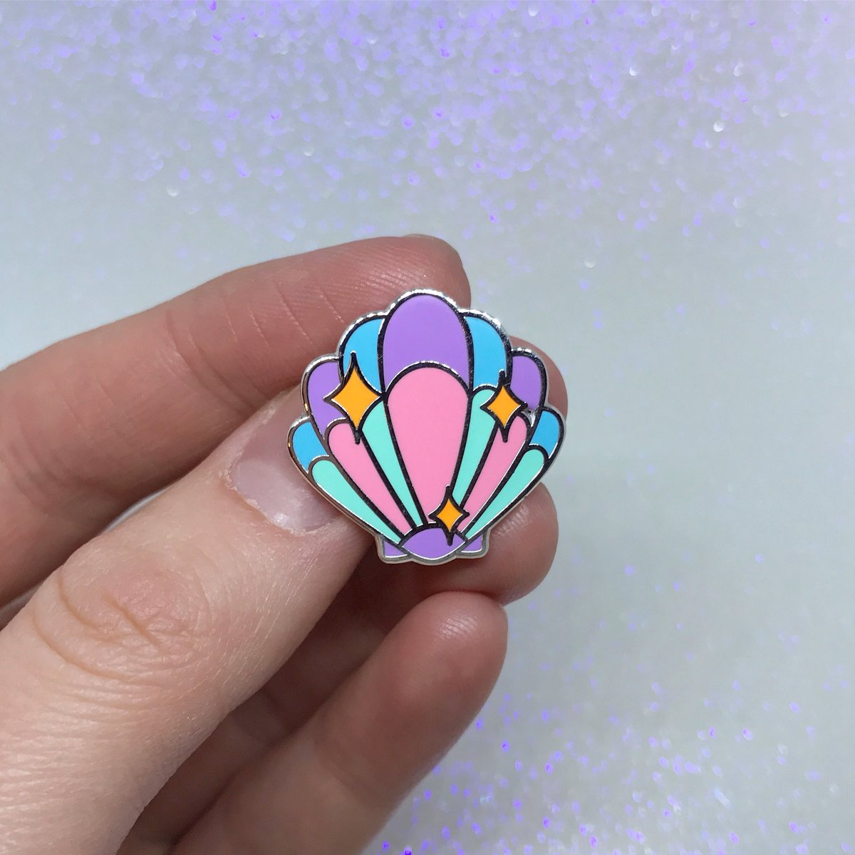 sprinkleclub's tweet image. Mermaid vibes ✌🏼🧜🏼‍♀️🦄💖 #mermaid #shellpin #pin #pinstagram #pins #enamelpin #pingame #pingamestrong