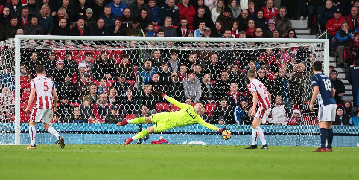 JackButland_One's tweet photo. huge win for us today! enjoy your christmas and see you boxing day 🎄🔥 https://t.co/RcFo0WNPy3