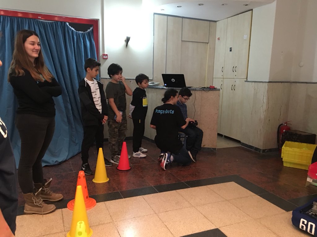 AdroitAndroids's tweet photo. Today we participated in the 2017 Winter Fest. We informed those who were curious in our stand. Our little friends also enjoyed playing with our robot.🤖 #omgrobots #morethanrobots #stemsquad https://t.co/4e1Qt8EuyT