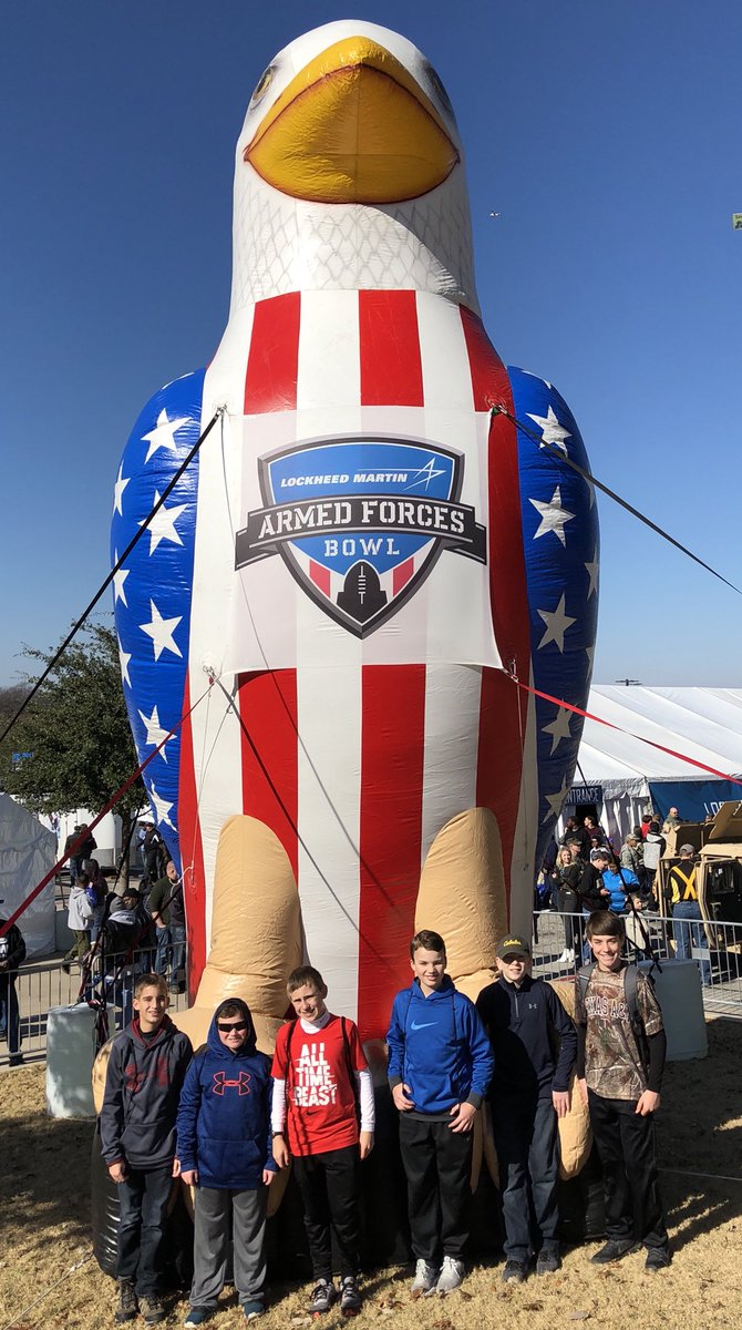 Shane and friends at the <a href="/ArmedForcesBowl/">LM Armed Forces Bowl</a> #LMAFB