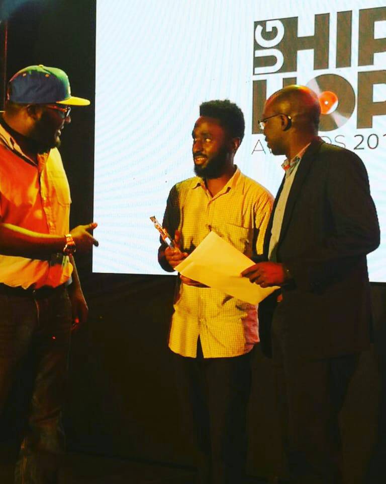 97fmRadiocity's tweet photo. We can't end the year without saying something about our boy @ThaDropout on winning #DeejayOfTheYear at the #UGHiphopAwards2017
CONGRATULATIONS DUDE! Keep dropping out the dopest hip hop mixes. πππ https://t.co/aelLgkt2yg