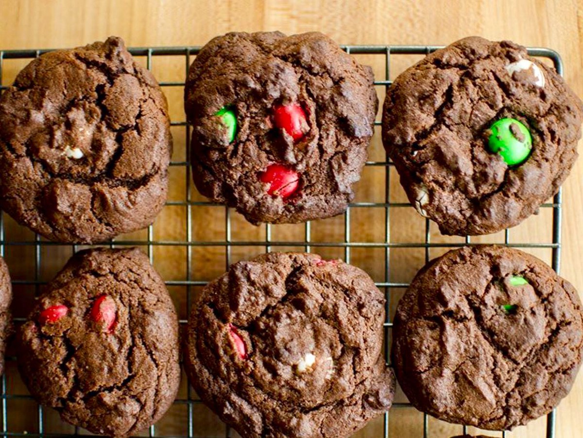 Living_Lou's tweet photo. LOVE this recipe for chewy chocolate peppermint #cookies!
The peppermint and chocolatey taste go so well together and the chewiness is perfect https://t.co/QtB0W4zJpQ
#BakeWithHeart #BecelAd @BecelCA https://t.co/IMbpFiBlIz