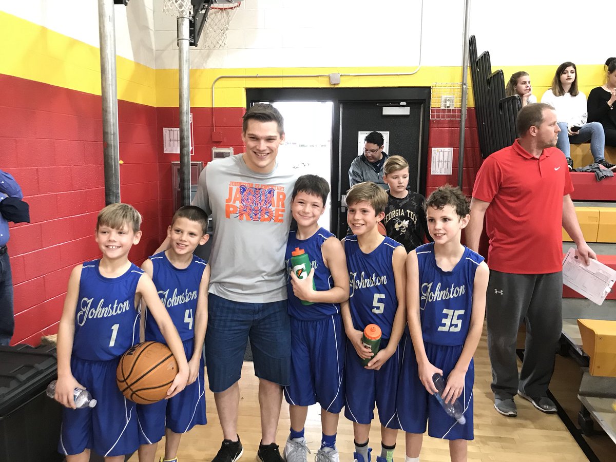 t_zomer's tweet photo. Big thanks to Mr. Sexton and his wife for spending some of date night watching the Johnston 3b1 boys play a tough game against Liberty. #CCSDfam @JohnstonJags https://t.co/KWxo7XkvuZ