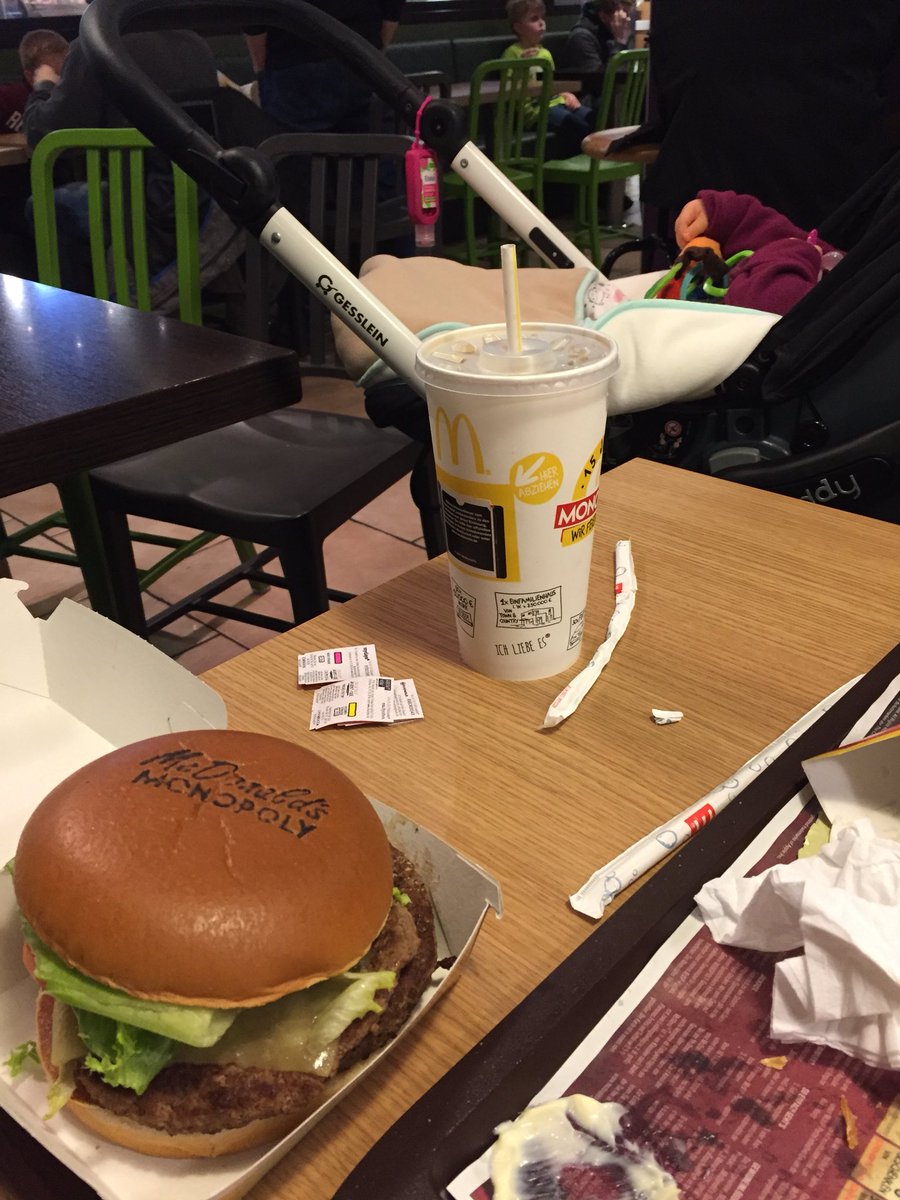 svenybeck's tweet photo. Tree is still ready, advocaat is cooked presents are wrapped and we had our burger eating traditon at @McDonalds now we can lay back and relax. Whish you all a merry and peaceful christmas! Especially you:
@VPD2Fox15 @mamecastle @oinkoint22 @CaminoMyWay https://t.co/at6MoKMs3G