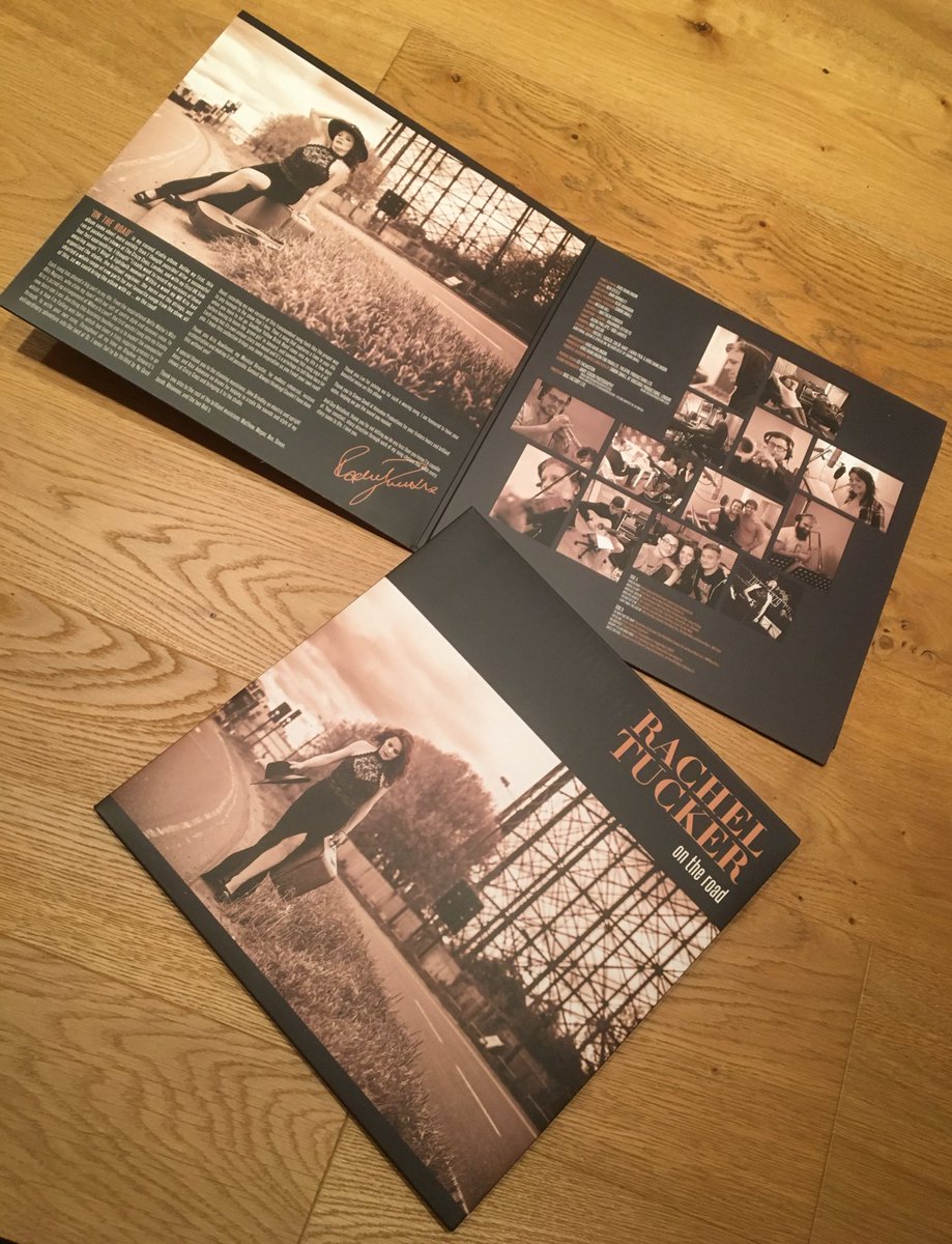 RTFB1981's tweet photo. Came home to find these bad boys had arrived!!! #RTOnTheRoad #RTOnVinyl thanks @ParaProd &amp; @racheltucker1 #ChristmasIsMade #NowToFindARecordPlayer #NeverOwnedAVinylBefore https://t.co/toTAtBPTS4