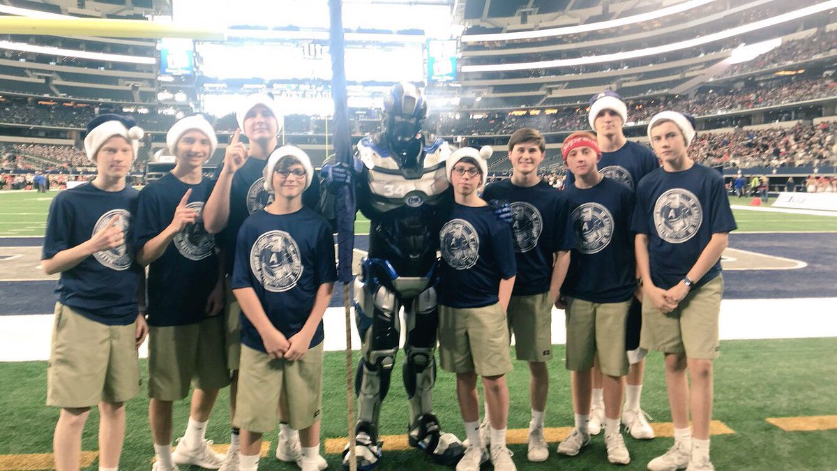 wfaasandra's tweet image. This needs to be on the Jumbotron! RT @ACrewAllen: #UILState