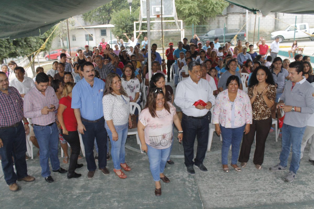 TodosSomosPR's tweet photo. Entrega el alcalde #SergioLorenzoQuirozCruz obras de más de 2 millones 854 mil pesos en las colonias Mecánicos de Piso  y Prensa Nacional https://t.co/tPHjEBN2n2
