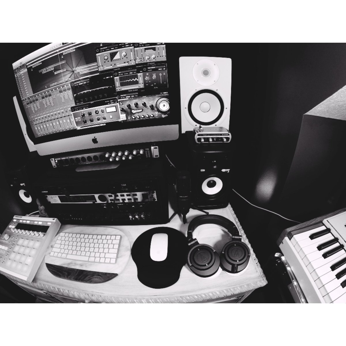 proverbialsound's tweet image. $35 / HR • Mixing &amp;amp; Mastering FREE! • 2 day turnaround on ALL mixes •

[ email: proverbialsoundco@gmail.com ]

⬆️⬆️ book studio time now! ⬆️⬆️