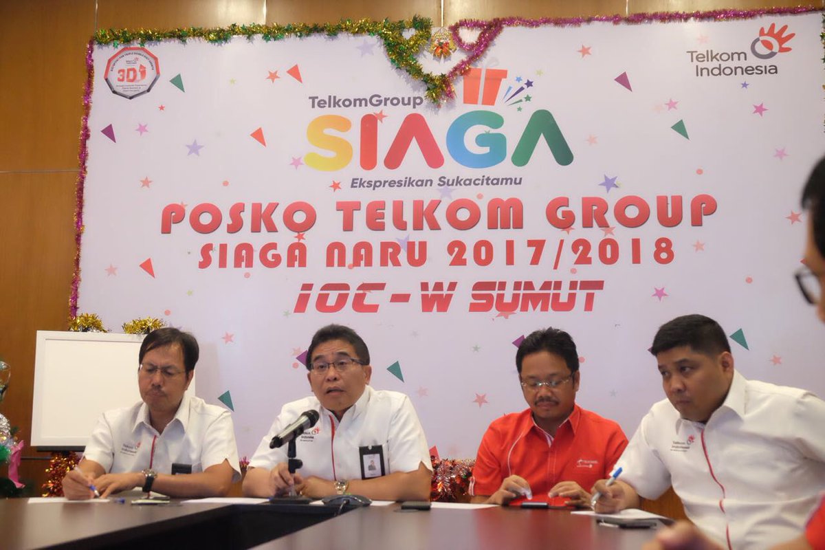 TelkomIndonesia's tweet photo. Sebanyak 87 titik posko tersebar di 34 provinsi di Indonesia bersiaga 7 x 24 jam untuk mengantisipasi berbagai kegiatan komunikasi masyarakat yang diprediksi memasuki masa puncak lonjakan mulai 22 Desember 2017 hingga 3 Januari 2018. #TelkomGroupSiagaNaru https://t.co/cX7Oe0vF6K