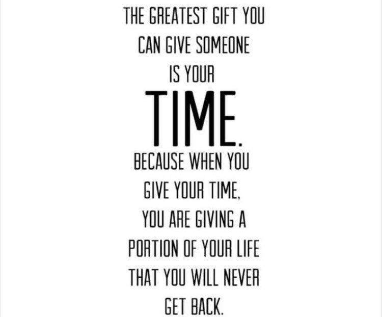 BMATHUMANITIES's tweet photo. This Christmas give time to the people and things that matter- don’t get caught up in the materialistic hype #friends #family #thoselessfortunate https://t.co/Y7tPVYBdYq